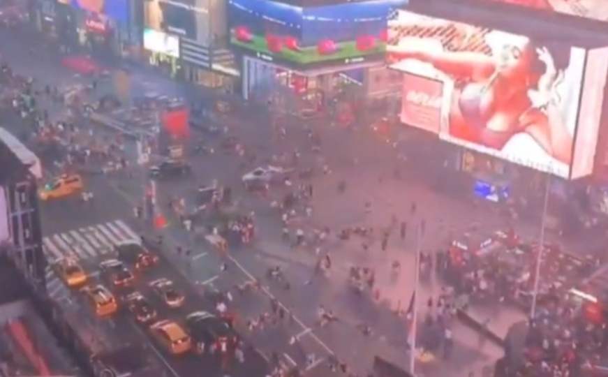 Pucnjava na Times Squareu u New Yorku: Tri osobe povrijeđene, uhapšen maloljetnik