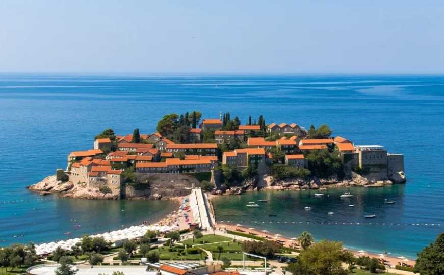 Tragedija na odmoru: Turistkinja preminula u moru u Crnoj Gori