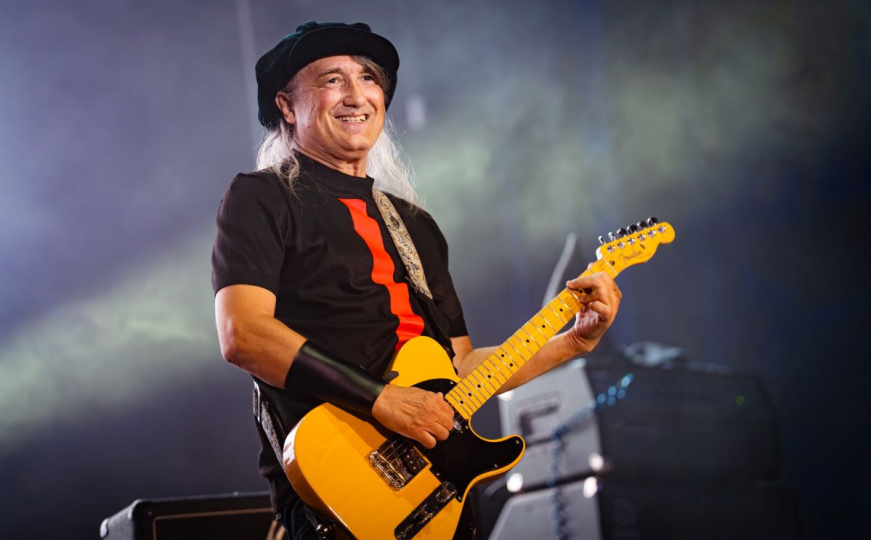 Legendarni "Plavi orkestar" održao spektakularan koncert u Puli: Bezvremenski hitovi odjekivali