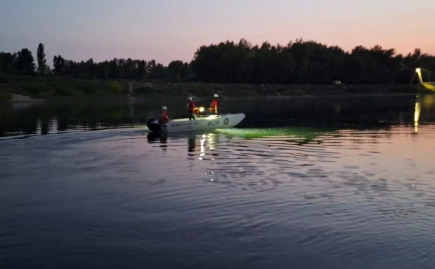 Drama u Hrvatskoj: Pet osoba skočilo s mosta, jedna nije isplivala. U potragu uključen i dron