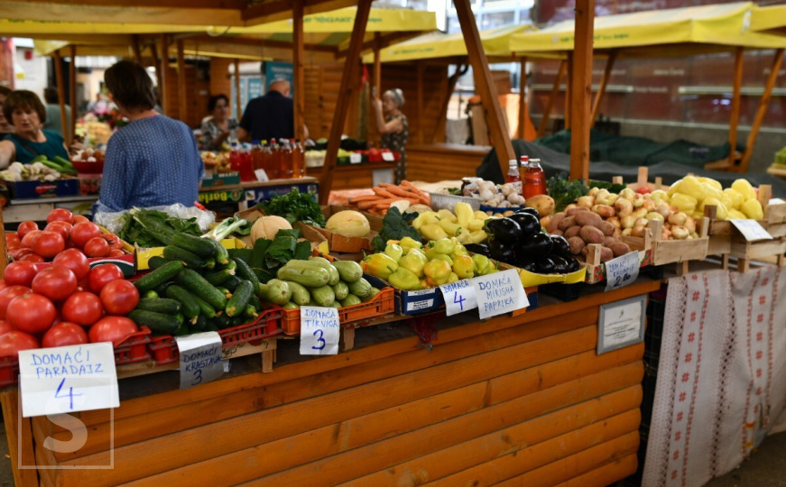 Prihvatljivo ili preskupo? Maline na pijaci i do 15 KM u ovom dijelu BiH. Pogledajte ostale cijene