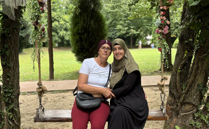 Pomozimo joj zajedno: Udruženje Pomozi.ba pokrenulo apel za Azru koja se bori s rakom dojke