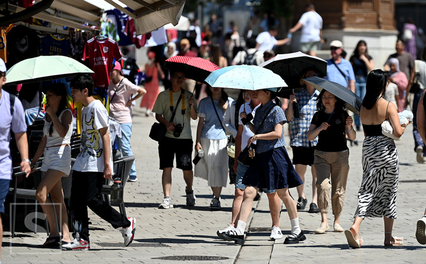 Ekstremni toplotni val zahvata Europu: Temperature se penju i do 44°C , opasnost od požara raste