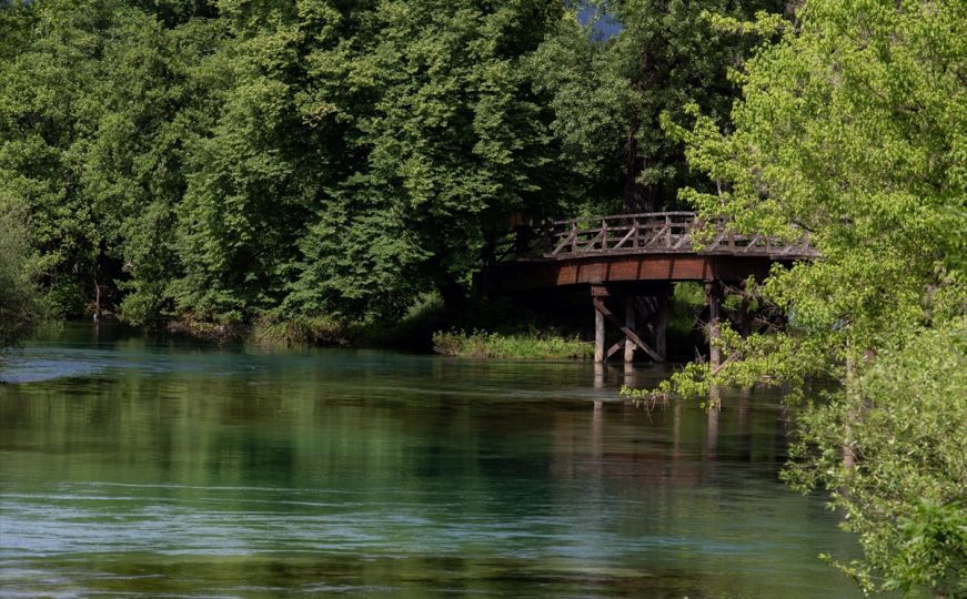 Rijeka Una promijenila boju: Građanima preporučeno da izbjegavaju kupanje