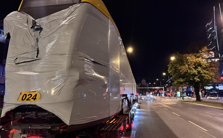24/25: Građani Sarajeva od sinoć imaju još jedan Stadlerov tramvaj na raspolaganju