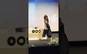 Tihi protest tokom ceremonije u Tel Avivu: Pogledajte šta je uradila dr. Yael Harrari