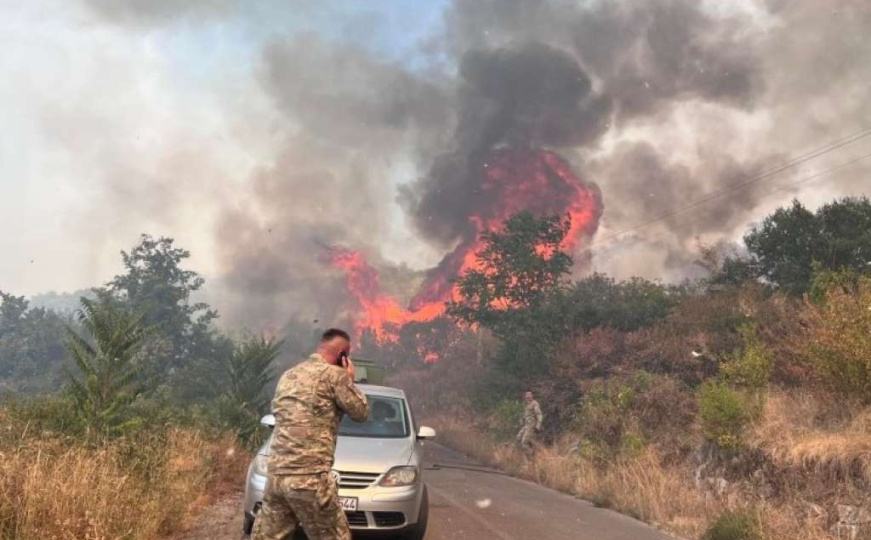 U Crnoj Gori i dalje traje borba s vatrenom stihijom: Danas u akciji i helikopter iz BiH