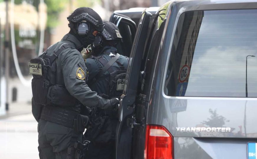 Brza akcija policije: Spriječeno samoubistvo mlađe osobe u Tešnju