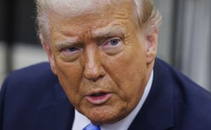 Trump se oglasio uoči sastanka s Putinom: Evo šta je poručio