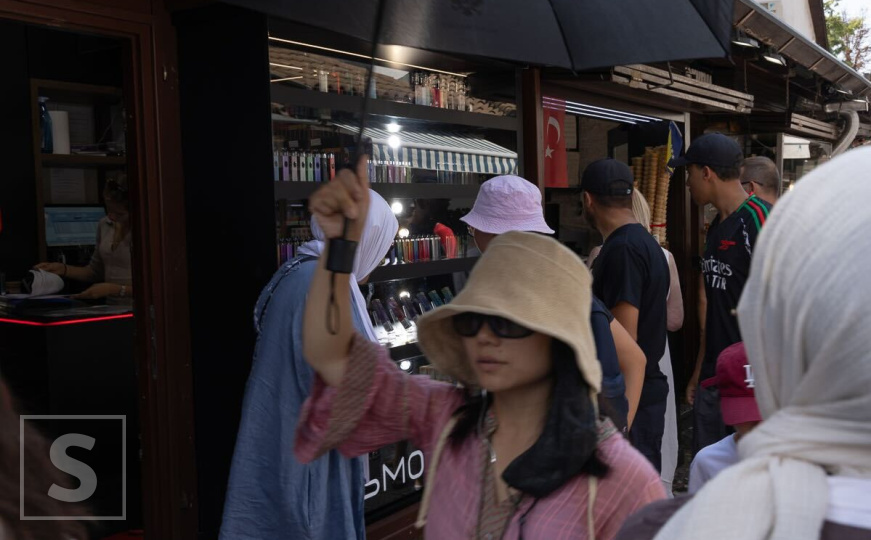 Danas u 14 sati u ovom bh. gradu izmjereno 40°C: Pogledajte kako građani Sarajeva podnose vrućine