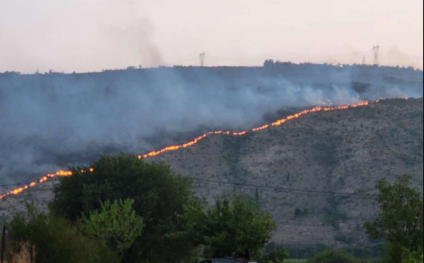 Još aktivan požar koji se iz Mostara proširio prema Buni i Žitomislićima: 10 vatrogasaca na terenu