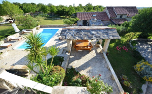 Vlasnici vile u Dalmaciji nude luksuzni odmor potpuno besplatno, evo kome