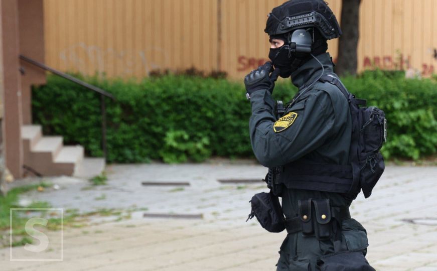 Nova akcija policije u Sarajevu: Pronađena droga, uhapšen 26-godišnjak