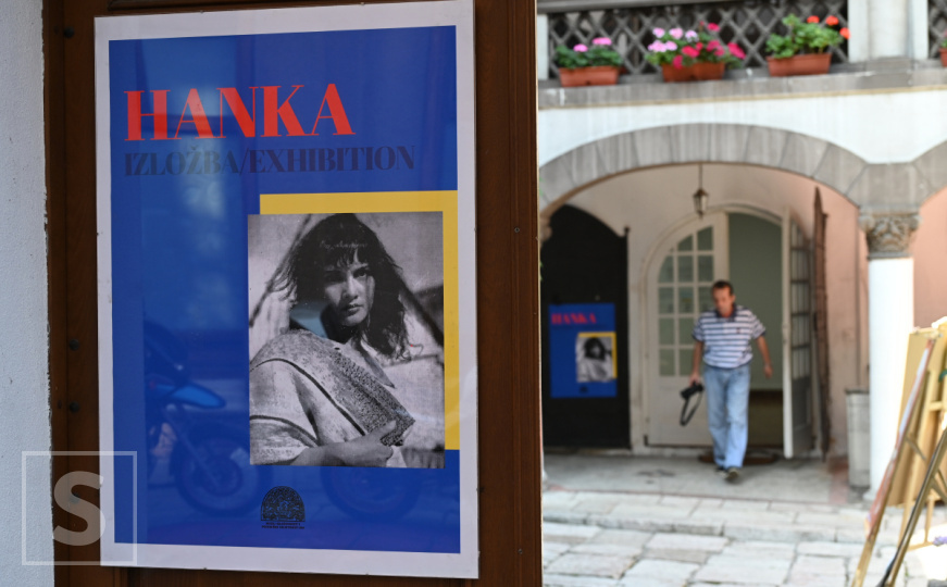 U Muzeju književnosti i pozorišne umjetnosti BiH otvorena izložba "HANKA"