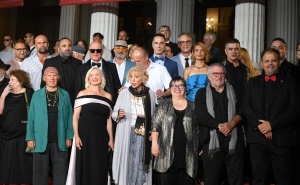 Sarajevo aplaudiralo iz duše: Publika ovacijama ispratila ekipu filma "Paviljon"