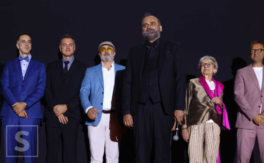 Film 'Paviljon' Dine Mustafića otvorio SFF: Ekipa nagrađena dugotrajnim aplauzom i ovacijama