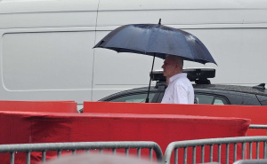 Lokvice, kišobrani i mokre ulice: Sarajevo u iznenadnom pljusku