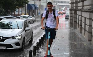 Stigla promjena vremena, kiša pada u dijelovima BiH: "Moguće su oluje sa grmljavinom"