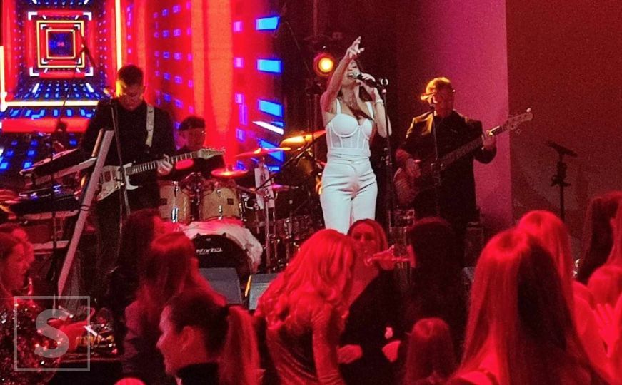 Severina u toku koncerta prozvala Vučića: 'Napadao je našu djecu, a sada napada svoju'