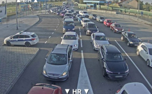 Duge kolone vozila na izlazu iz BiH: Evo na kojim prijelazima su najveće gužve