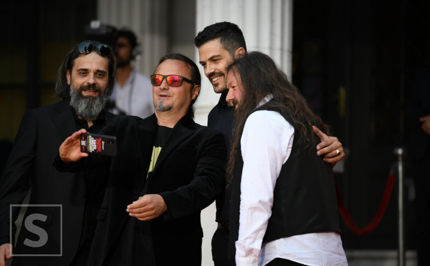 Četvrta večer SFF-a: Crvenim tepihom prošetale ekipe filmova "Bosanski vitez" i "Srebrenička traka"