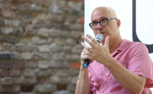 "Festival u Centru": Aleksandar Hemon u Sarajevu predstavio zbirku poezije "Bogolov"