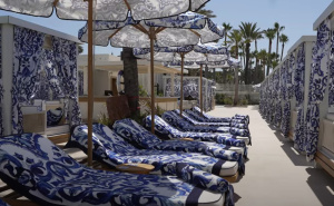 Sunčanje kao luksuz: Na ovim destinacijama platit ćete i do 1.200 eura dnevno za ležalju i suncobran