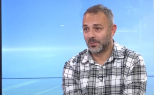 Avdo Avdić napadnut na Grbavici: Sin Sanina Muse nasrnuo na novinara