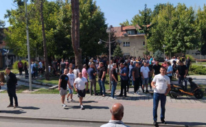 Protesti mještana Šikulja zbog nemilih događaja u Smolućoj: "Naš komšija je brutalno pretučen"