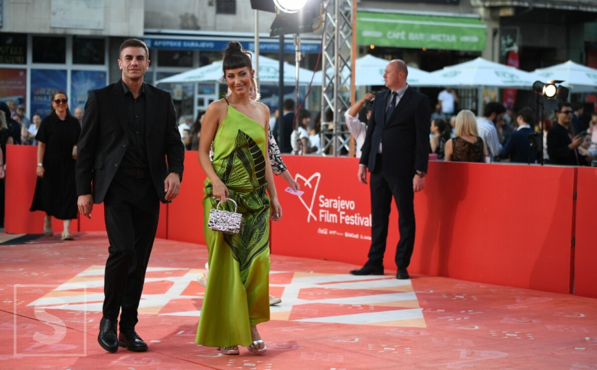 Počela peta večer Sarajevo Film Festivala: Brojne javne ličnosti prošetale crvenim tepihom