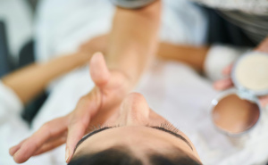 Nije bubuljica, već milija: Ovako nastaju, a evo načina da ih se riješimo