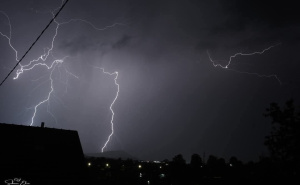 Dolazi nevrijeme, oglasio se i BH Meteo: Evo u kojim područjima su prisutni najveći rizici za oluju