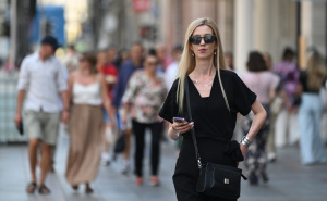 Turisti i Sarajlije uživaju u ljetnom danu: Ulice grada prepune osmijeha i šetača