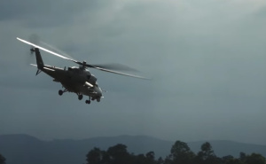 Vanredna situacija na nebu iznad BiH: Helikopter iz Srbije prinudno sletio kod Prnjavora