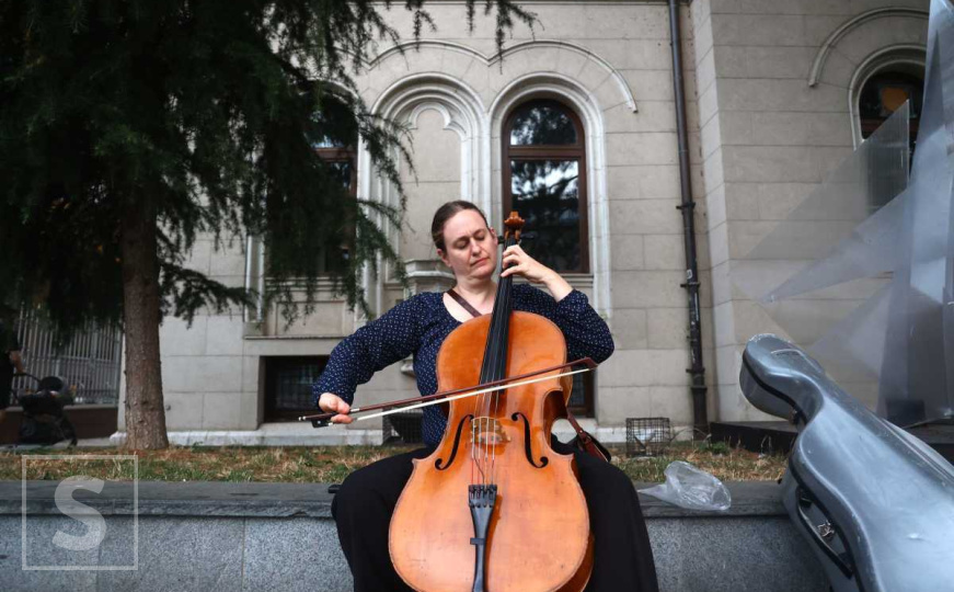 Emotivni povratak u Sarajevo: Suprug violončelistice bio je ratni fotograf u gradu pod opsadom
