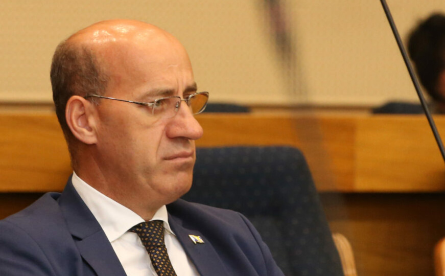 Salkić: Svi vi koji govorite da neće biti vanredni izbori, prijavit ćete se kako bi zadržali vlast