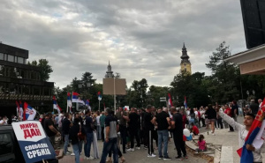 Pristalice Vučićevog SNS-a na ulicama Srbije večeras: Protive se blokadama