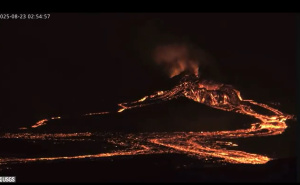 Eruptirao jedan od najaktivnijih vulkana na svijetu: Pogledajte impresivne prizore fontane lave