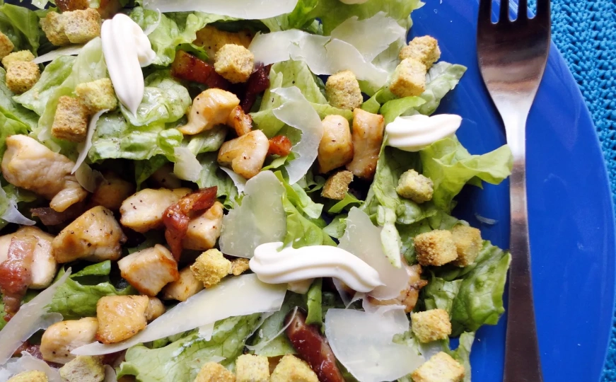 Idealan dodatak za cezar salatu: Recept za sve ljubitelje zdrave hrane