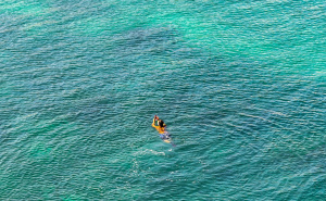 Spriječena tragedija: Maloljetnika na madracu more odnijelo na otvoreno, policija uputila apel