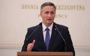 Bećirović o najavi referenduma u RS: Puno jači faktori su nasrtali na ovu zemlju, ne igrajte se