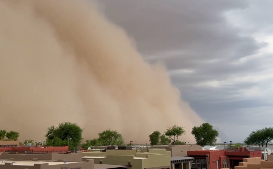 Snažna pješčana oluja u SAD-u: Vjetar nosio sve pred sobom, stanovnici ostali bez struje