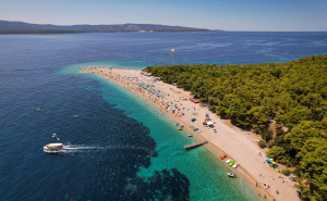 Tiktoker iz Srbije usporedio Sutomore i Bol, pa poručio: "Sram vas bilo, Crnogorci"