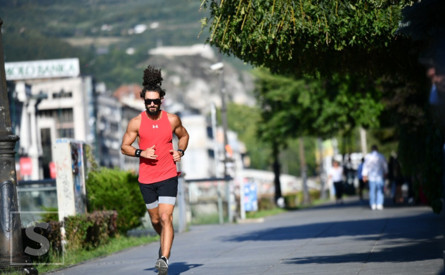 Sarajevo živi punim plućima: Građani uživaju u rekreaciji, šetnji, ali i ljetu na izmaku