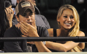 Slavni par proširuje porodicu: Anna Kournikova i Enrique Iglesias čekaju četvrto dijete
