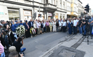 Nikada zaboravljene žrtve: Tišina, cvijeće, suze i molitve na mjestu masakra na Markalama