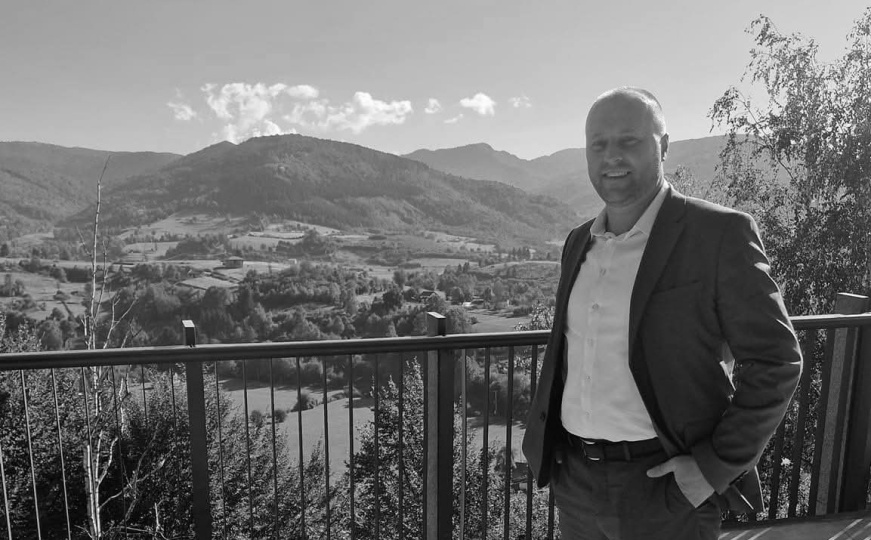 Tuzla tuguje: Petak proglašen Danom žalosti zbog smrti policajca Samira Mustafića