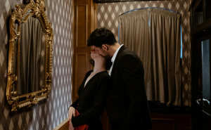 Astrolozi otkrivaju: Muškarci rođeni u ova tri znaka lude za starijim ženama – otpor je uzaludan