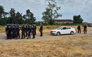 Policijska akcija u BiH: Više osoba uhapšeno, otac i sin (15) uhvaćeni s desetine kilograma droge