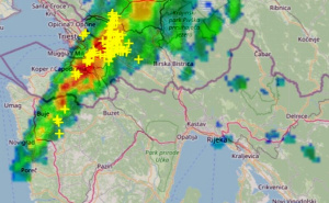 Nevrijeme stiglo u regiju, kiša potapa Istru: Pratite kretanje oluje prema BiH